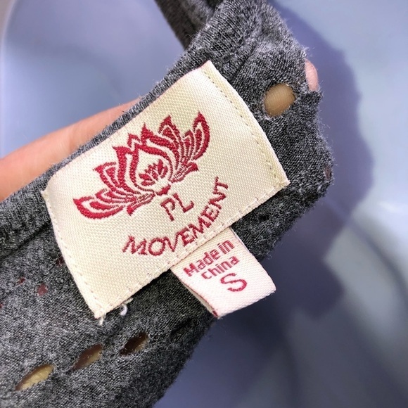 Keyhole tank top Size Small - Picture 7 of 10